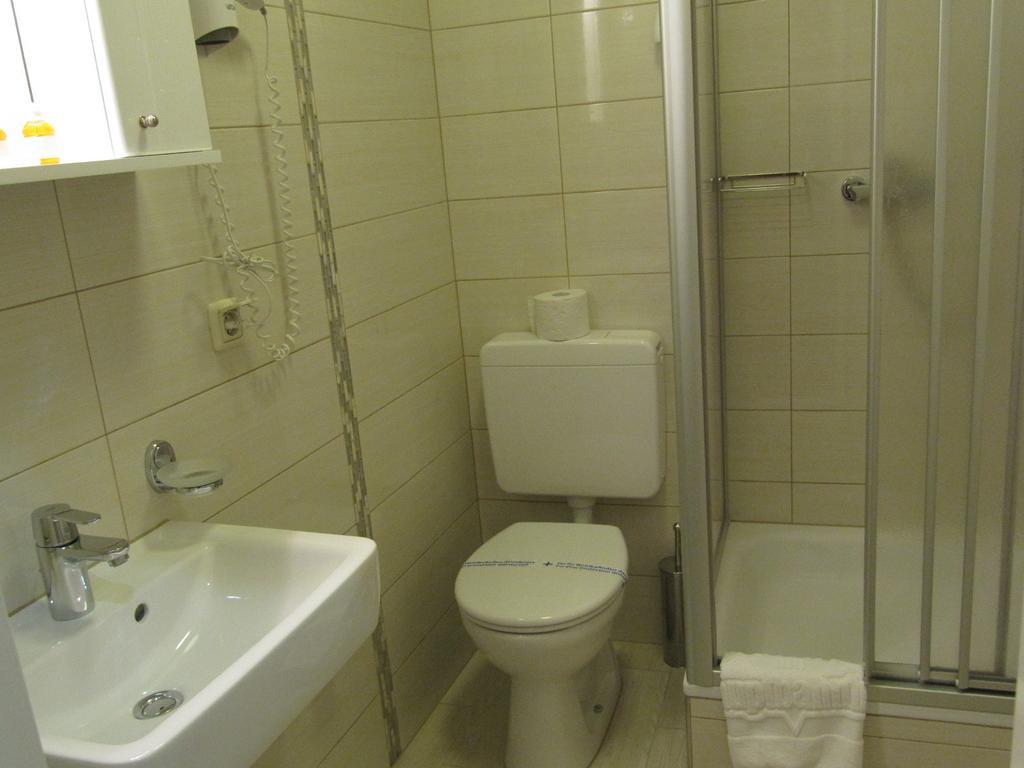 Hotel Am Hauptbahnhof Schwerin (Mecklenburg-Vorpommern) Quarto foto